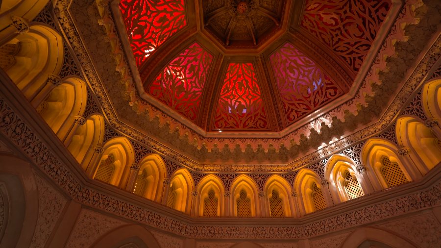 The red and gold dome inside Monserrate Palace